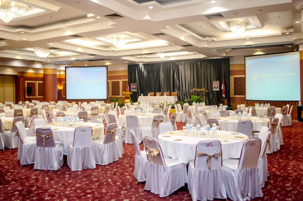 Mega Anggrek Hotel and Convention 50/57