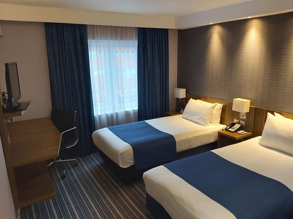 Holiday Inn Express Windsor 20/74
