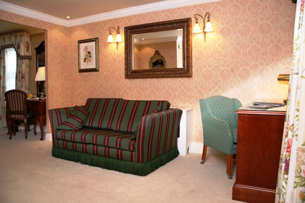 Marygreen Manor 47/66