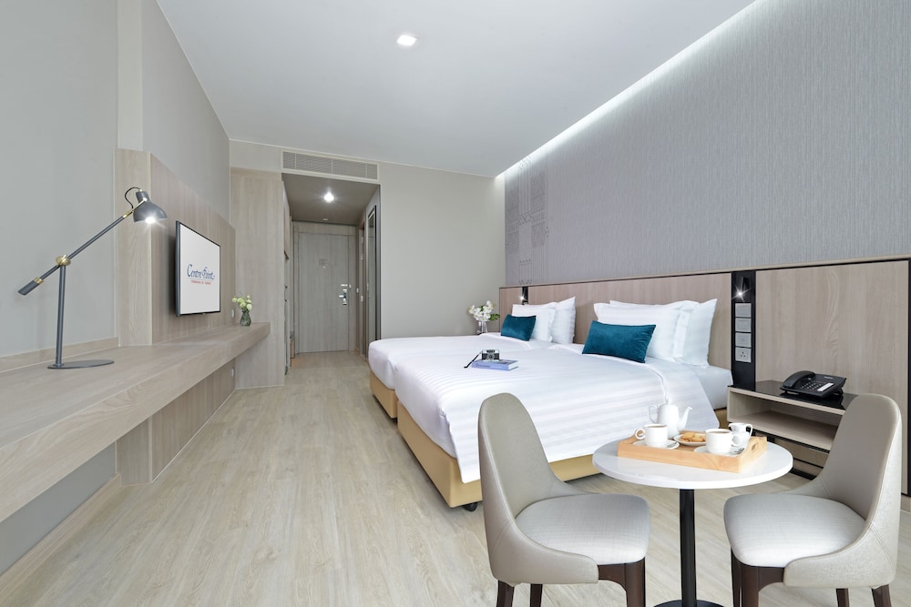 DELUXE, TWIN BEDS