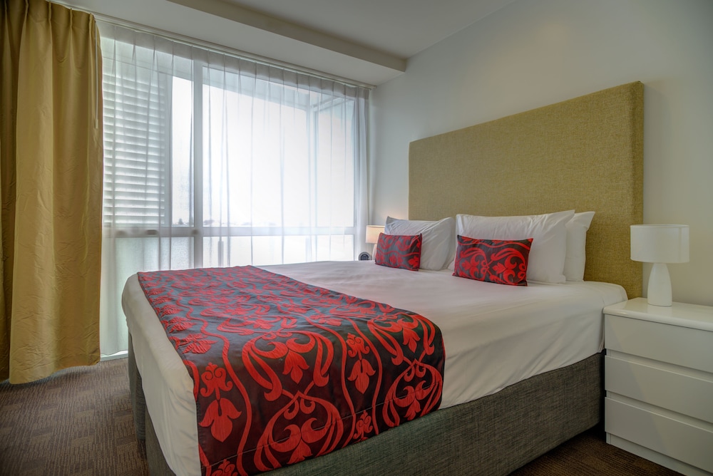 DELUXE, STUDIO, QUEEN BED