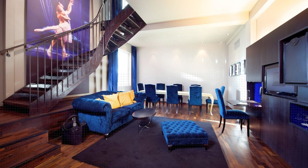 Home Hotel Folketeateret 31/39
