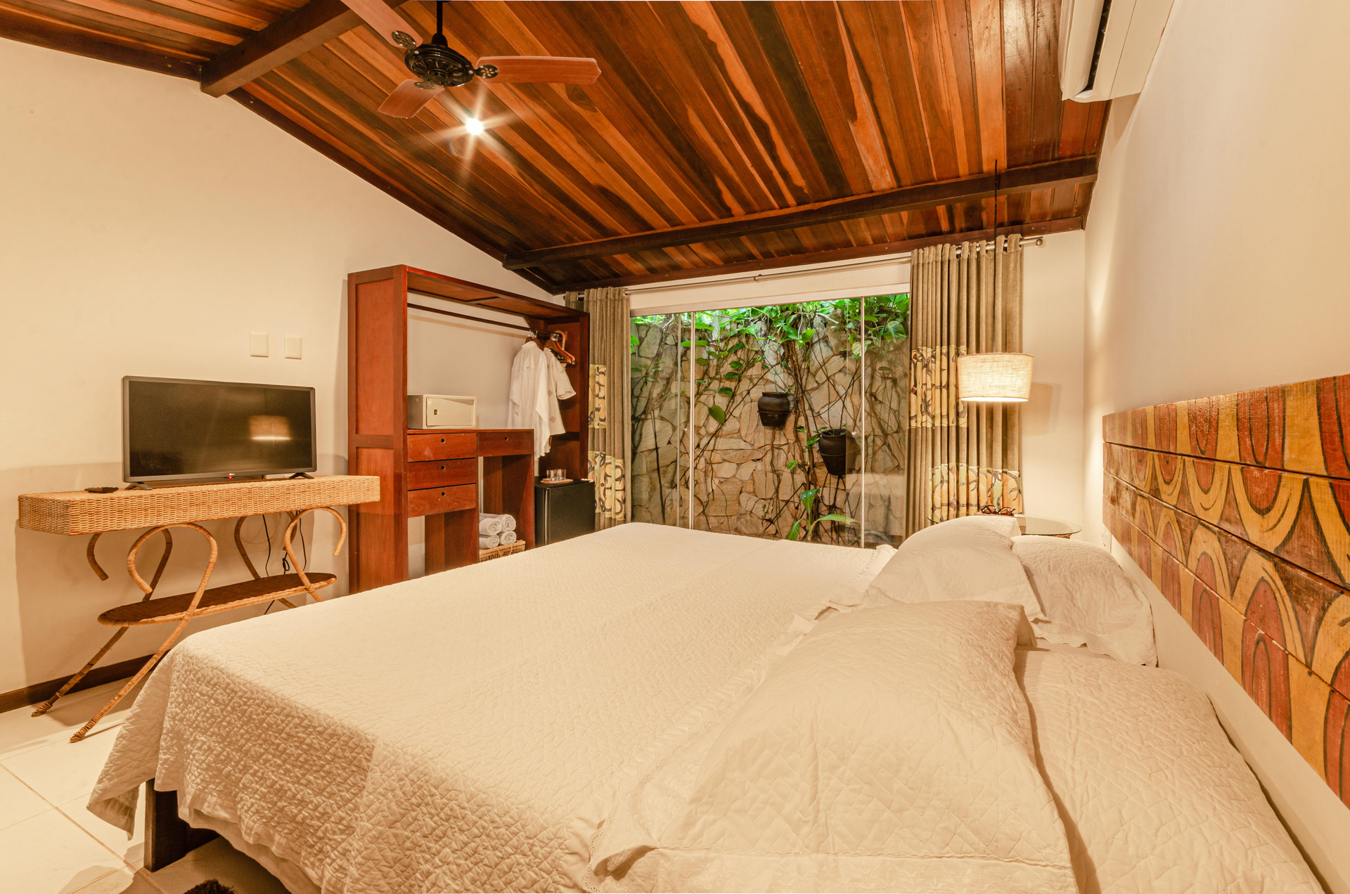 Suite, Garden View