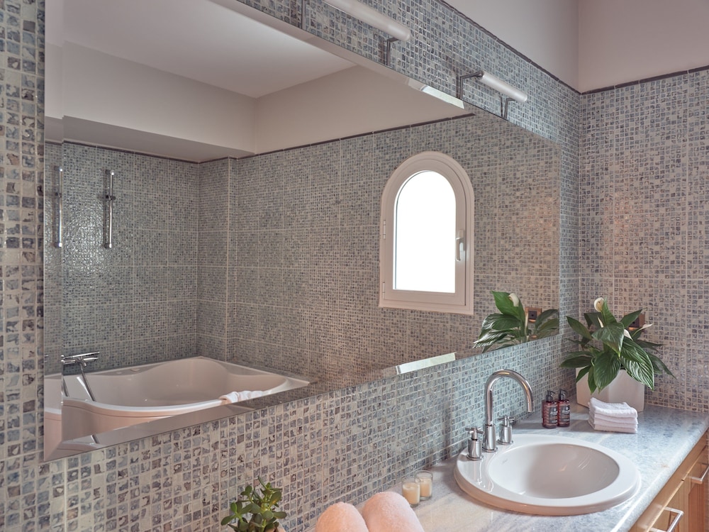 Serenus Luxury Villa 39/41