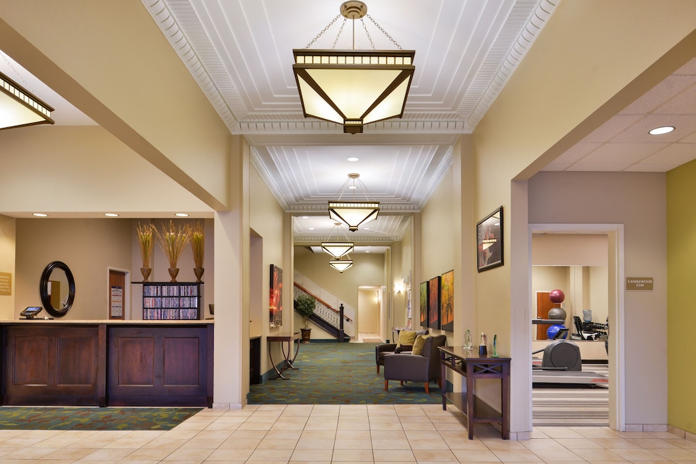 Candlewood Suites Terre Haute 36/49