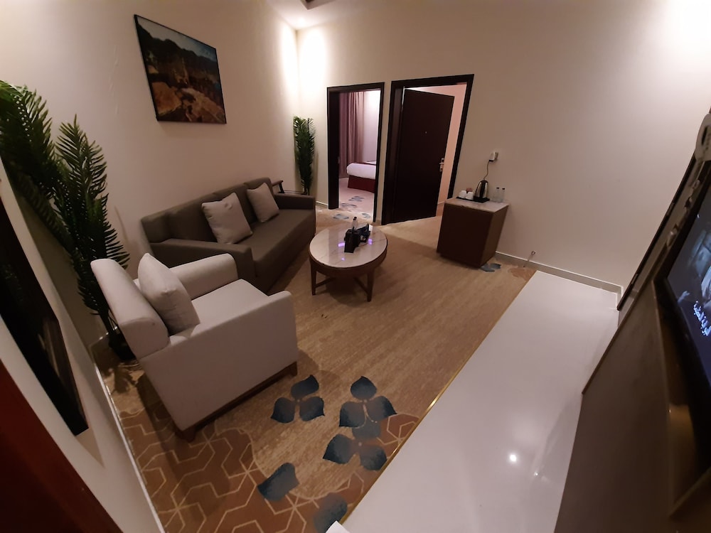 فندق قصر الشمال(Qasr Alshamal Hotel) 36/50