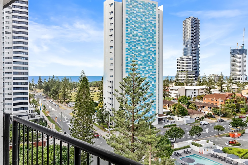 Neptune Resort 74/80