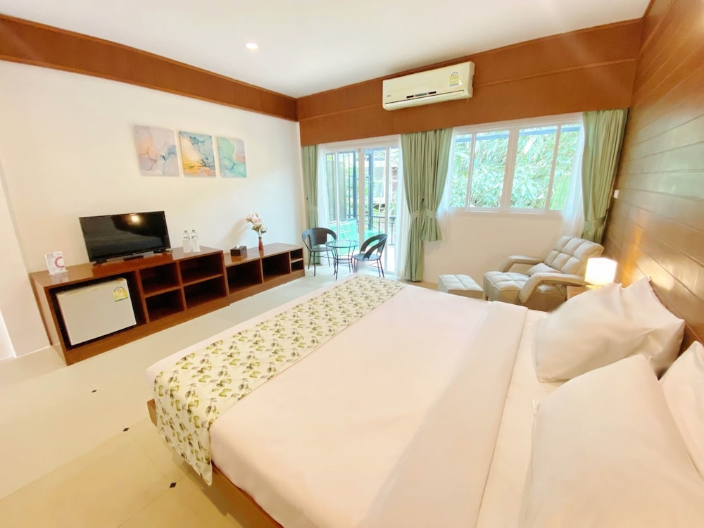 Phuket Jungle Experience Resort 5/35