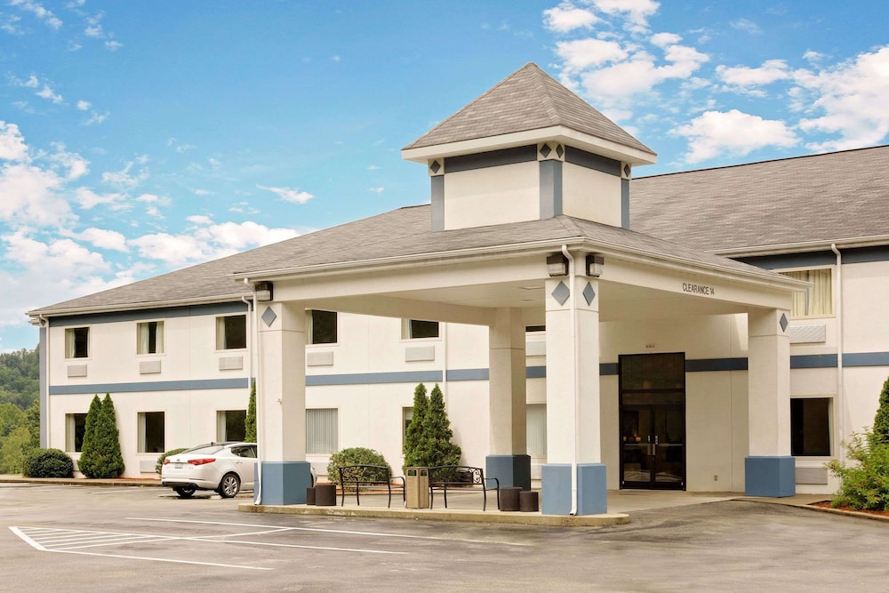Magnuson Hotel West Liberty 1/20