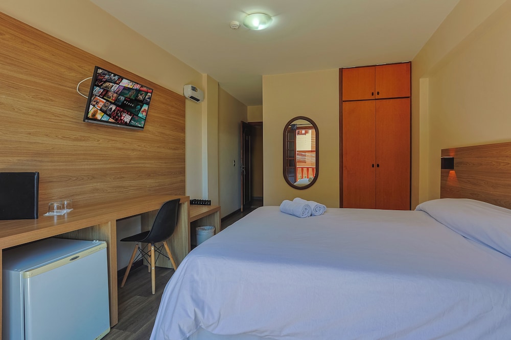 1 BEDROOM, DELUXE, TRIPLE