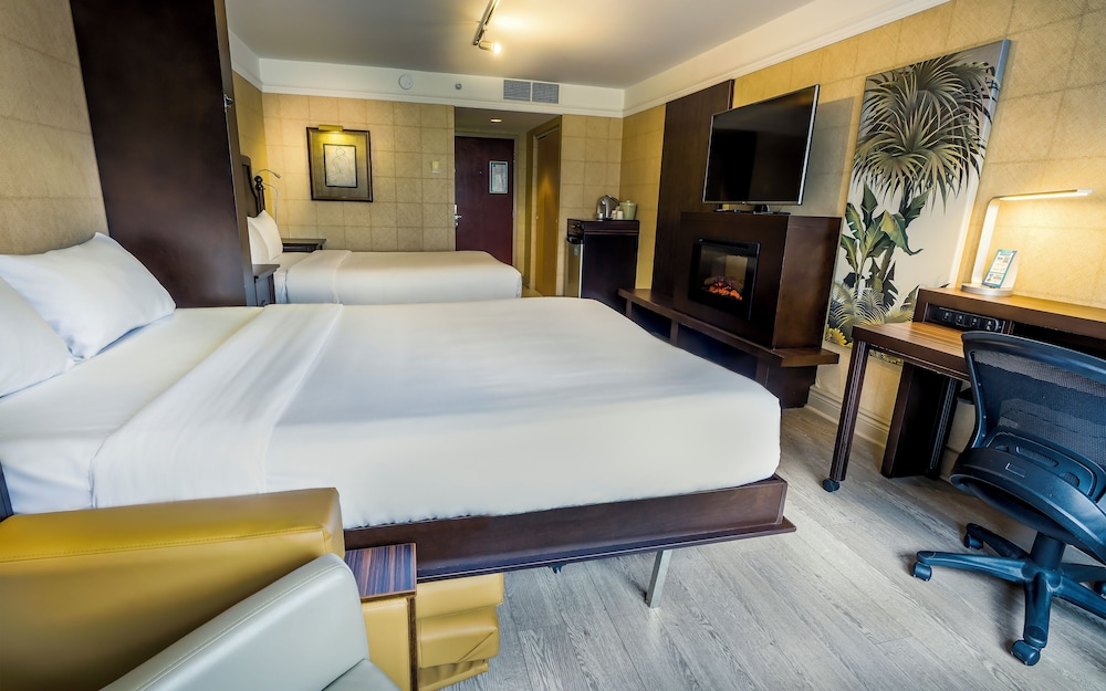 ROOM, QUEEN MURPHY BED, QUEEN BED, ACCESSIBLE