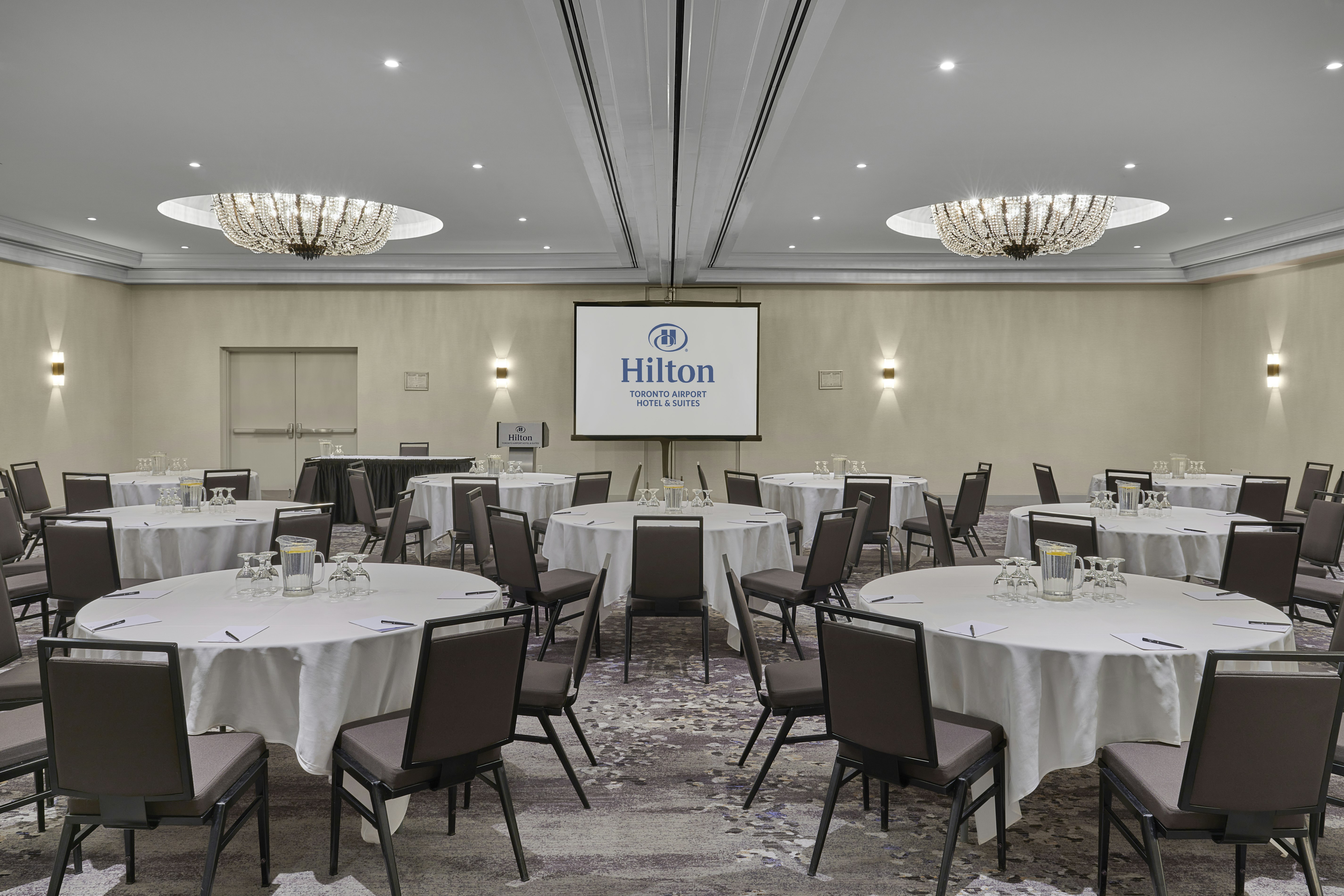 Hilton Toronto Airport Hotel & Suites 66/79