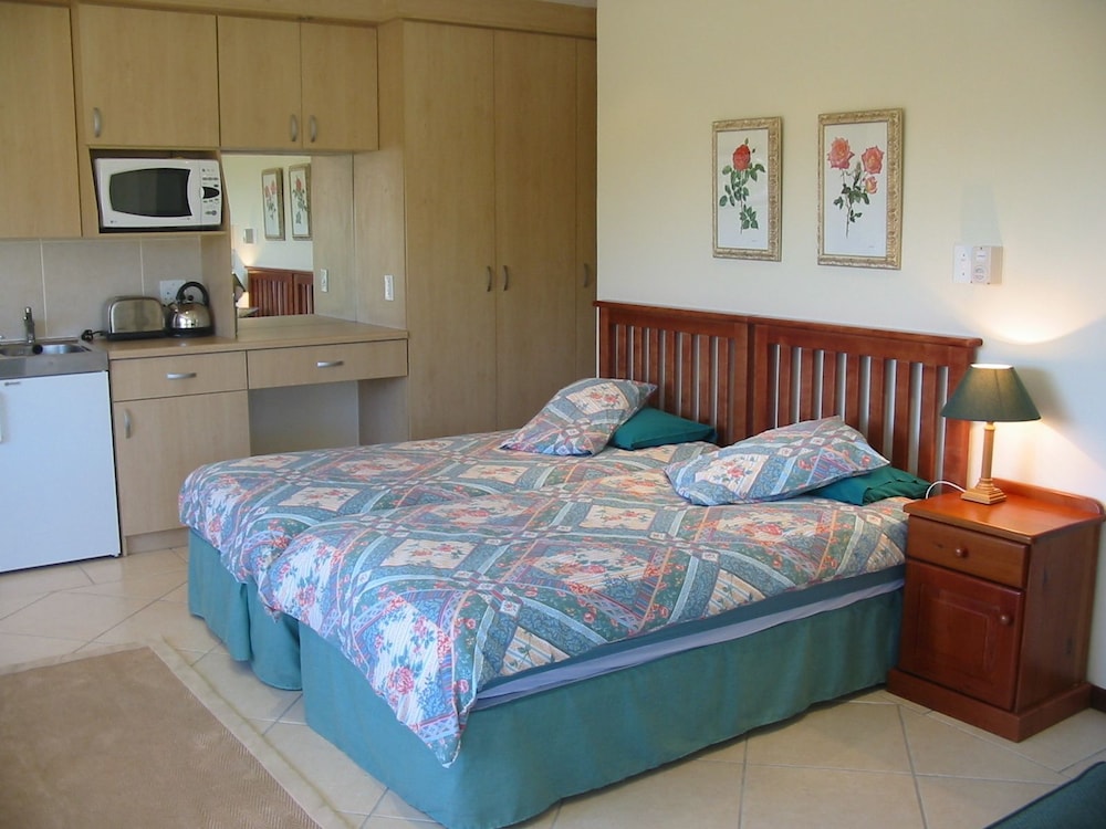 Mountain, Suite, Twin Beds, Bathtub