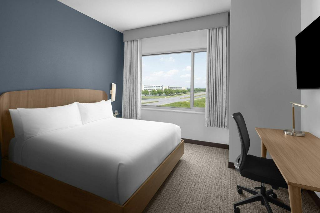 Connecting, Guest Room, Studio, King Bed