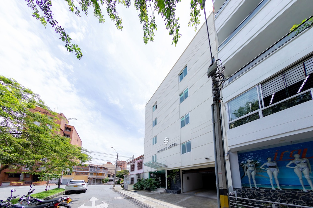 Hotel Infinity Medellin 1/67