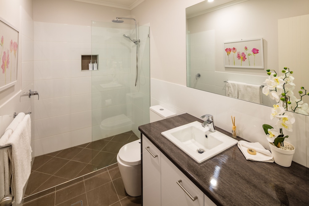 1 BEDROOM, APARTMENT