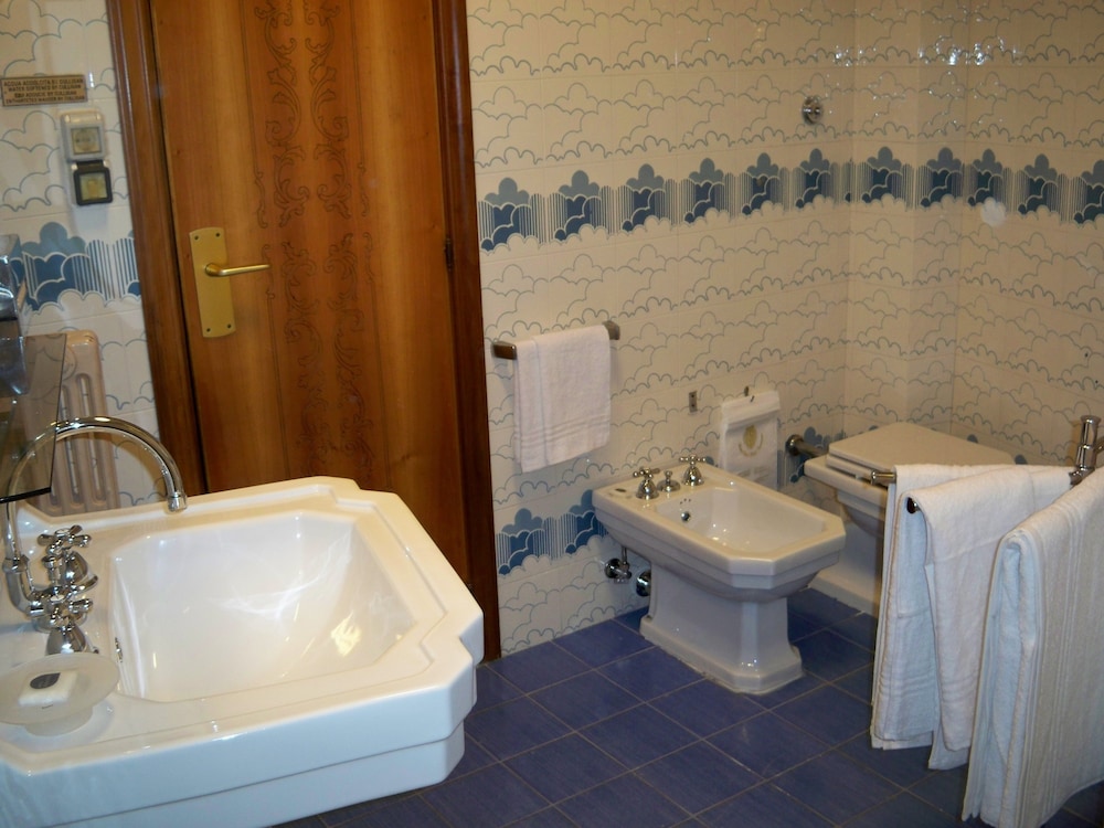 Junior Suite, 1 Double and 1 Single Bed, Sea or Volcano View