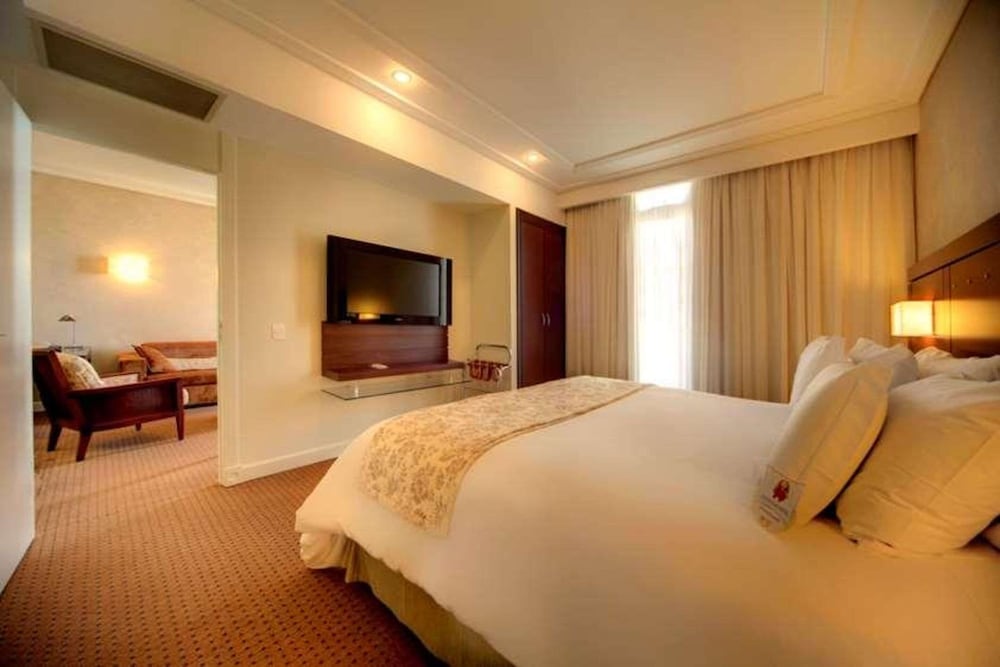 LUXURY, SUITE