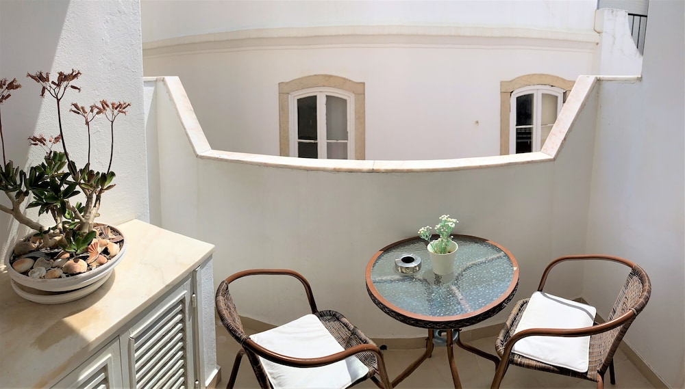 Suites Inn Lagos 27/38