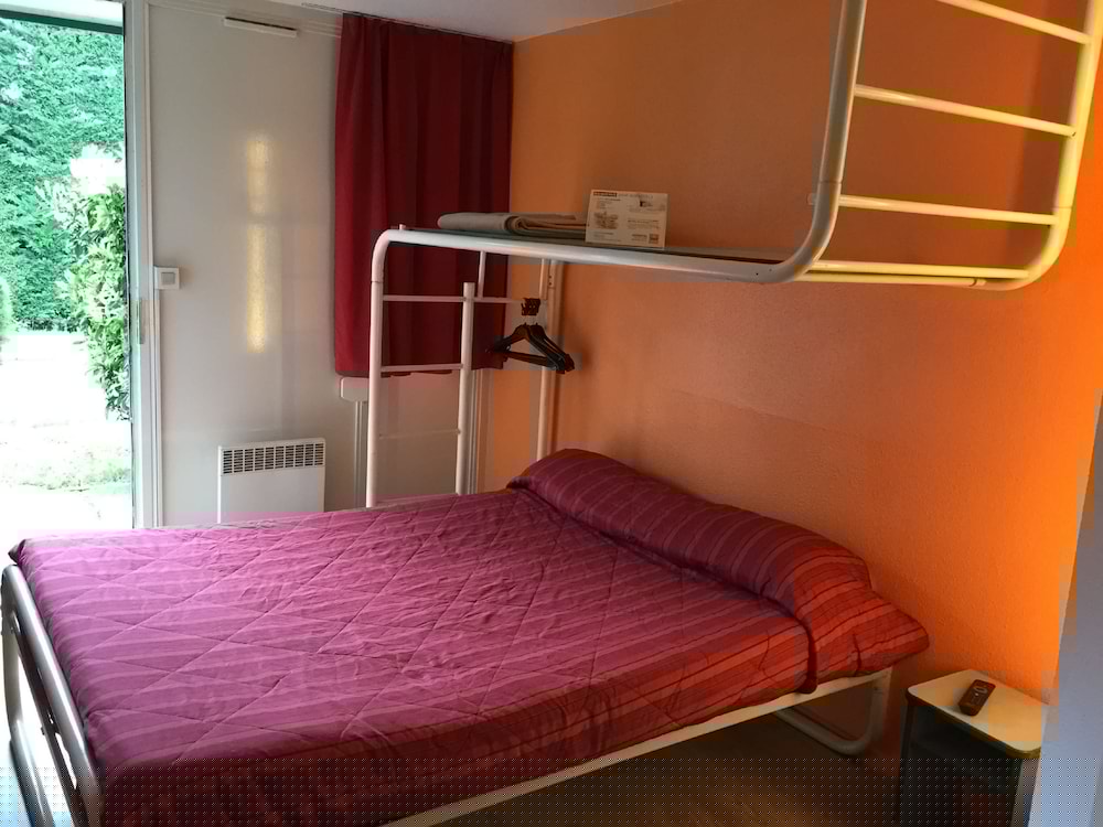 PREMIERE CLASSE SAINT ETIENNE NORD - VILLARS 22/63
