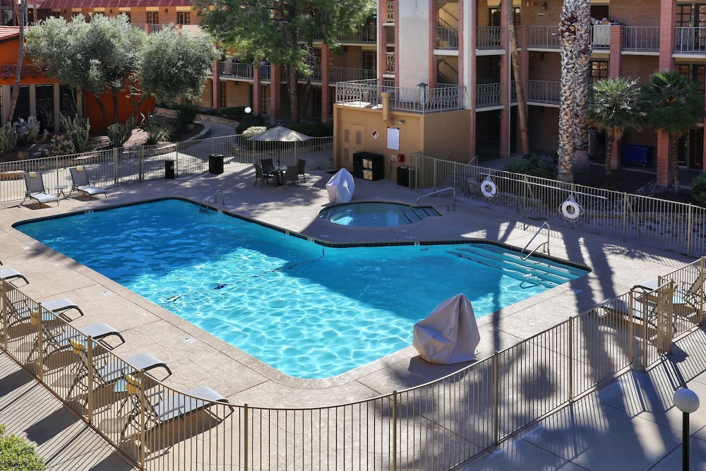 DoubleTree Suites by Hilton Tucson Airport 7/67