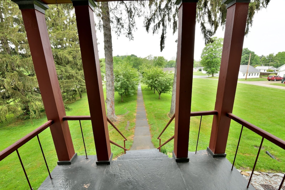 The Pines of Dresden Bed and Breakfast 44/50