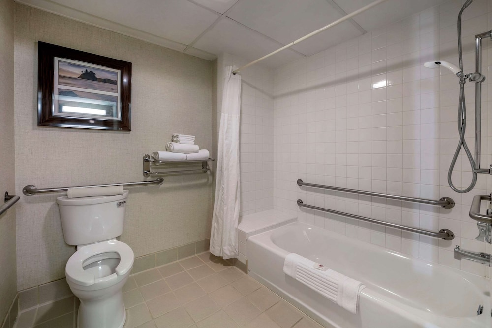 Comfort Inn Humboldt Bay 17/37