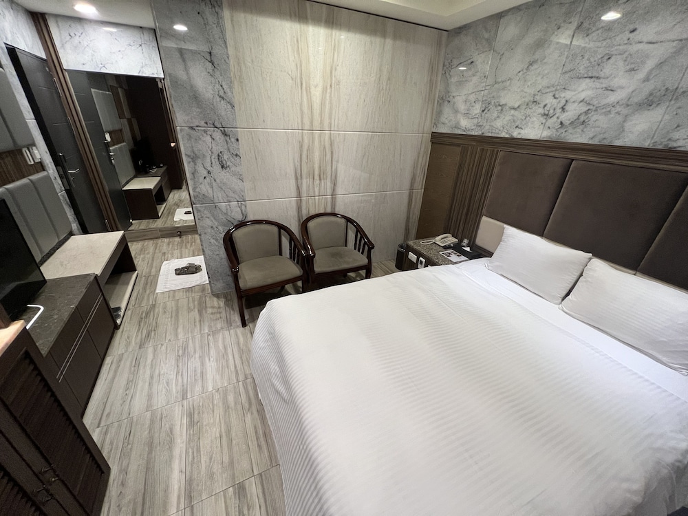 Maple Hotel 46/65