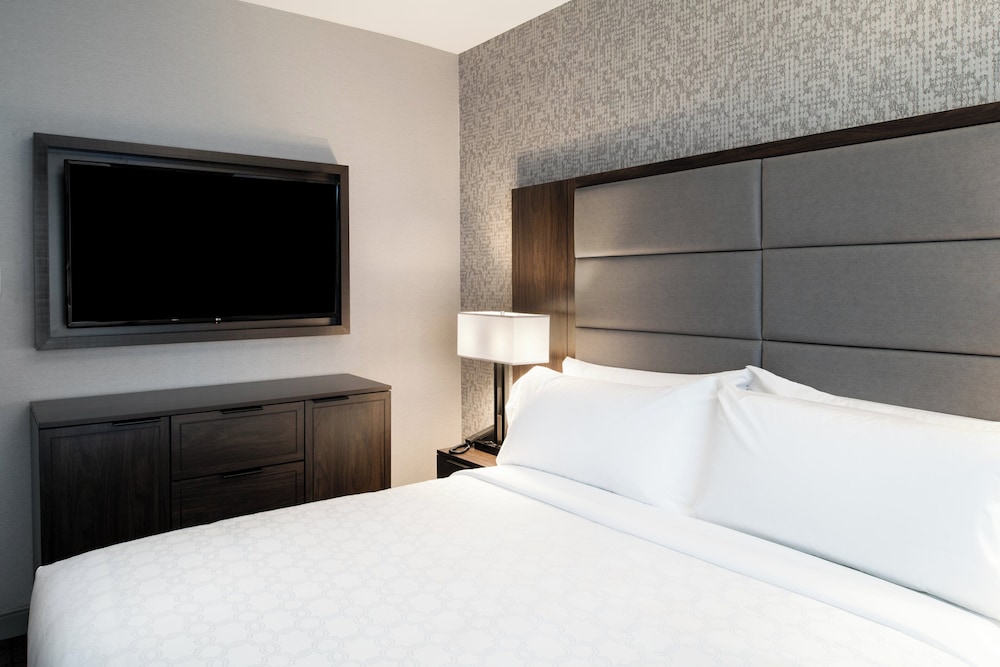 Staybridge Suites Quincy 16/67
