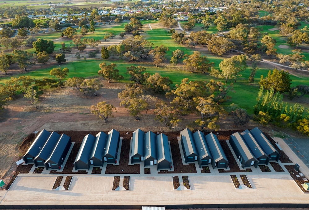 Par Five Shacks 25/30