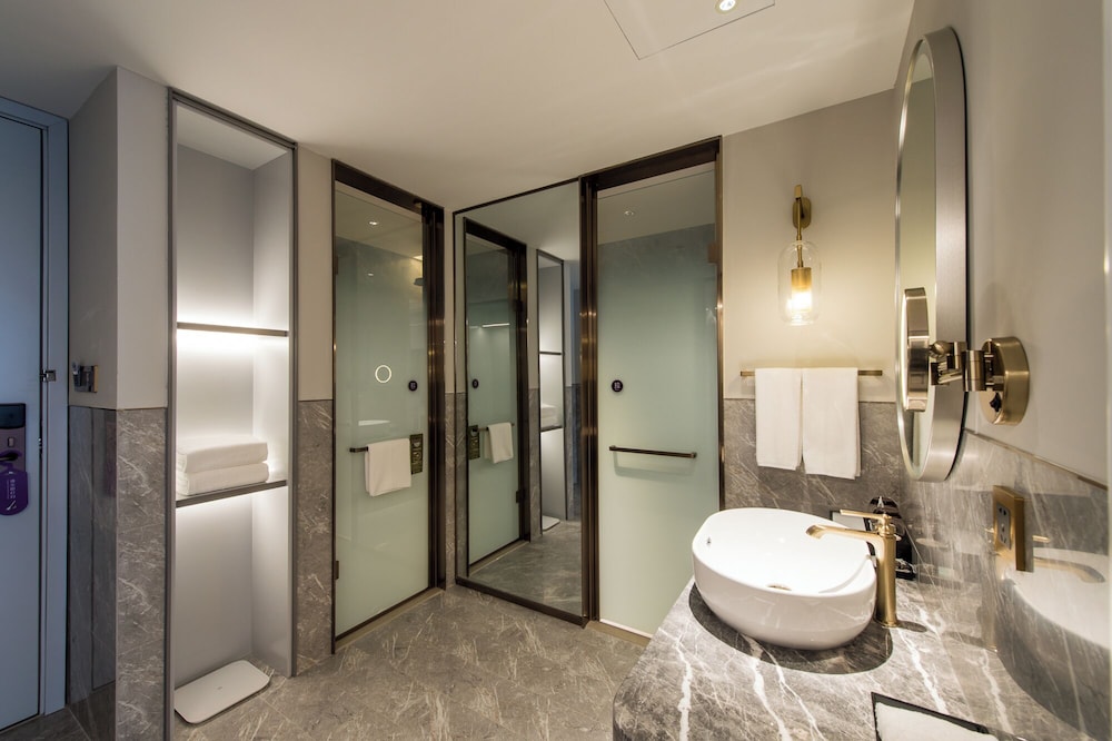 Mercure Changchun Hengxing 42/46