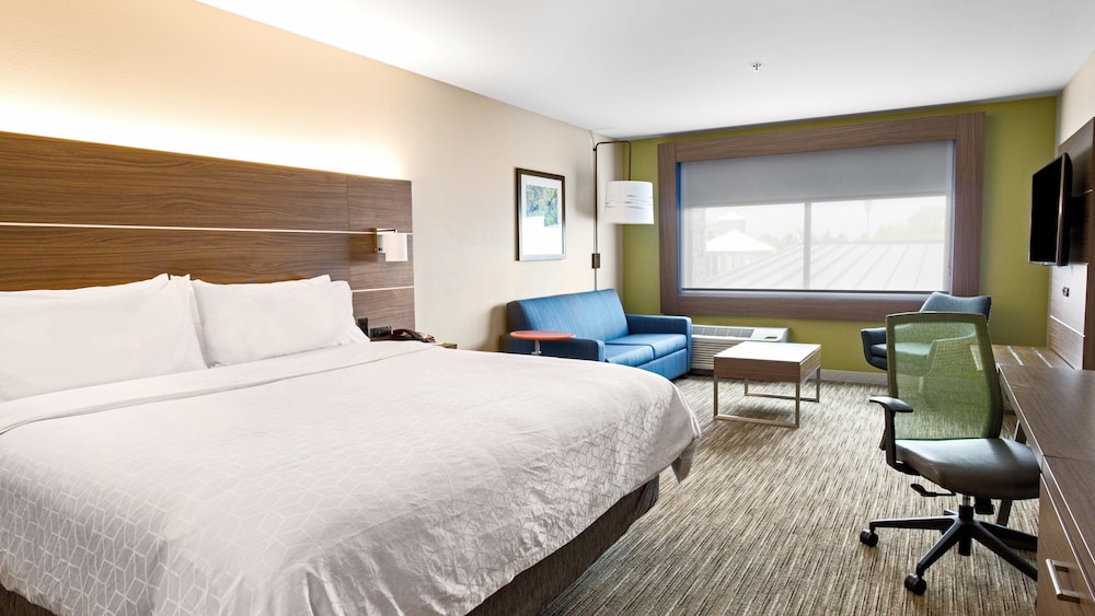 Holiday Inn Express Suites Racine 26/63