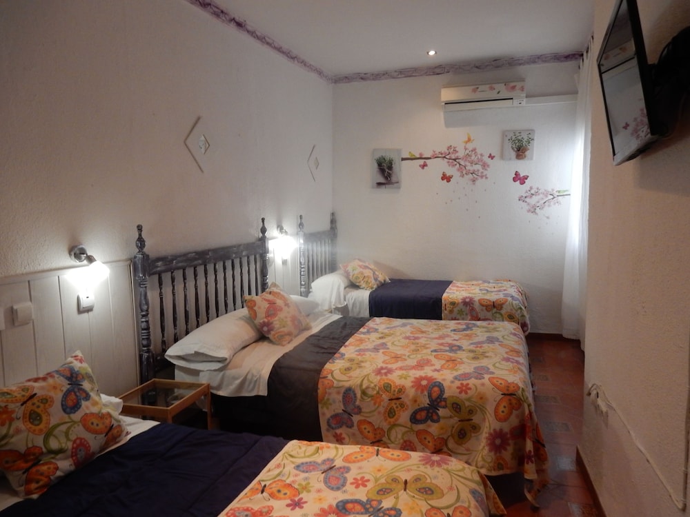 Pension Giraldilla 44/67