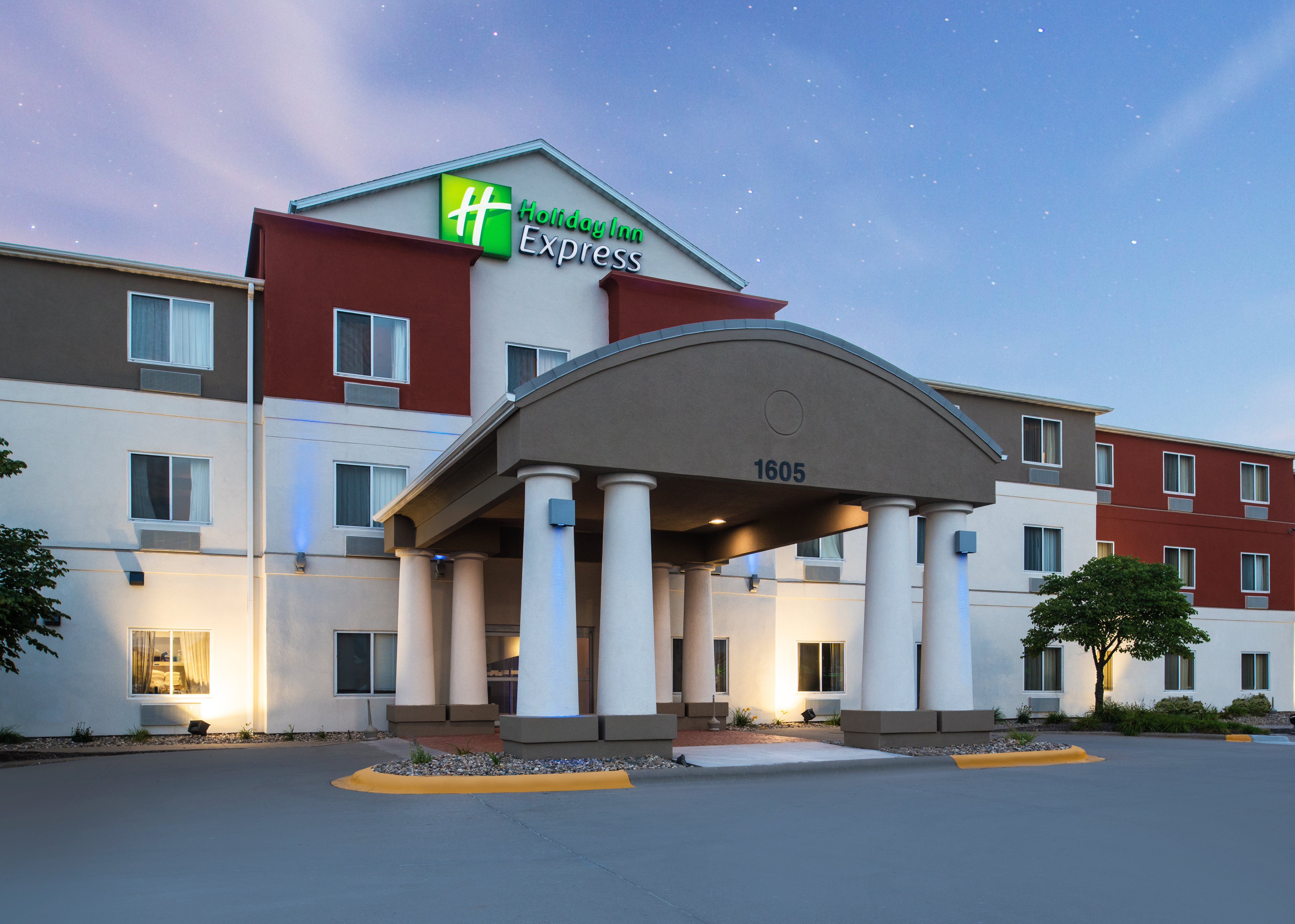 Holiday Inn Express Hotel Suites Burlington 1/39