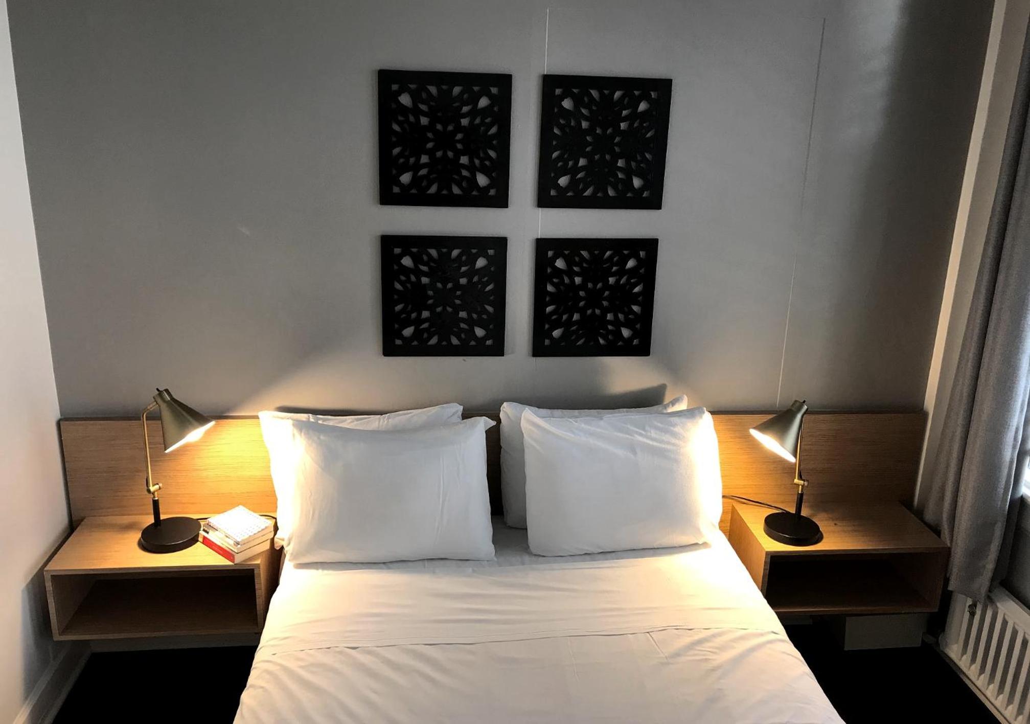Petite, Double Bed