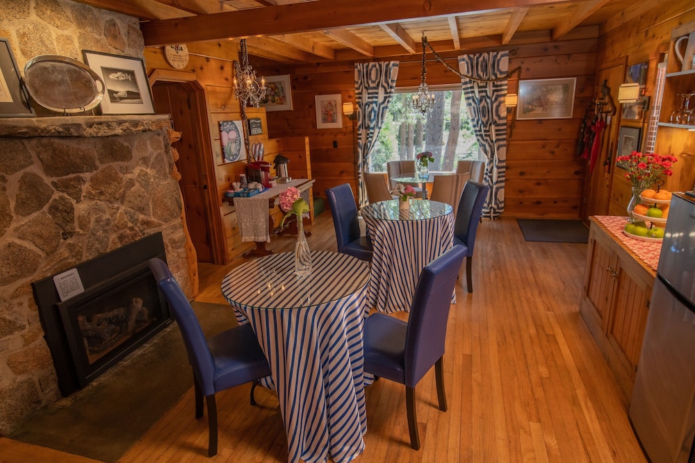 Elliott House Bed and Breakfast 52/67