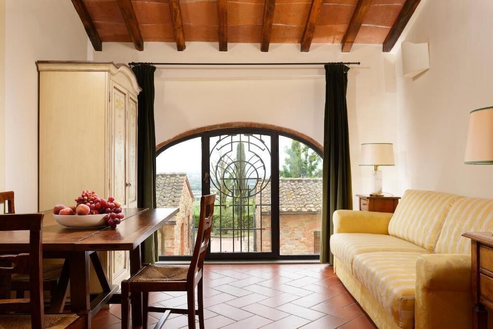 Borgo Antico Casalbosco 44/71