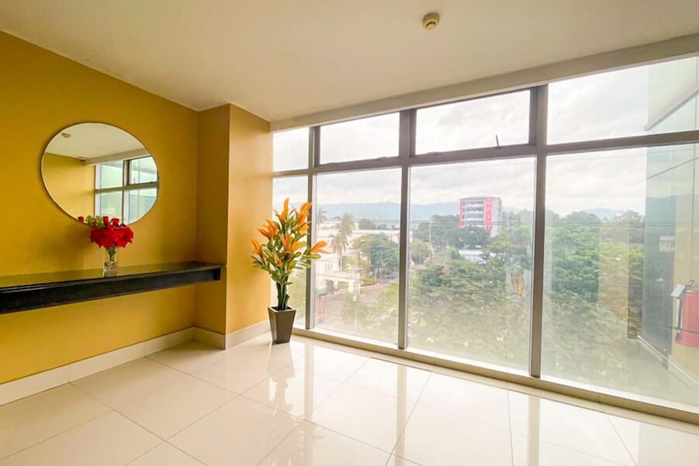 Cebu Capitol Central Hotel and Suites powered by Cocotel 11/55
