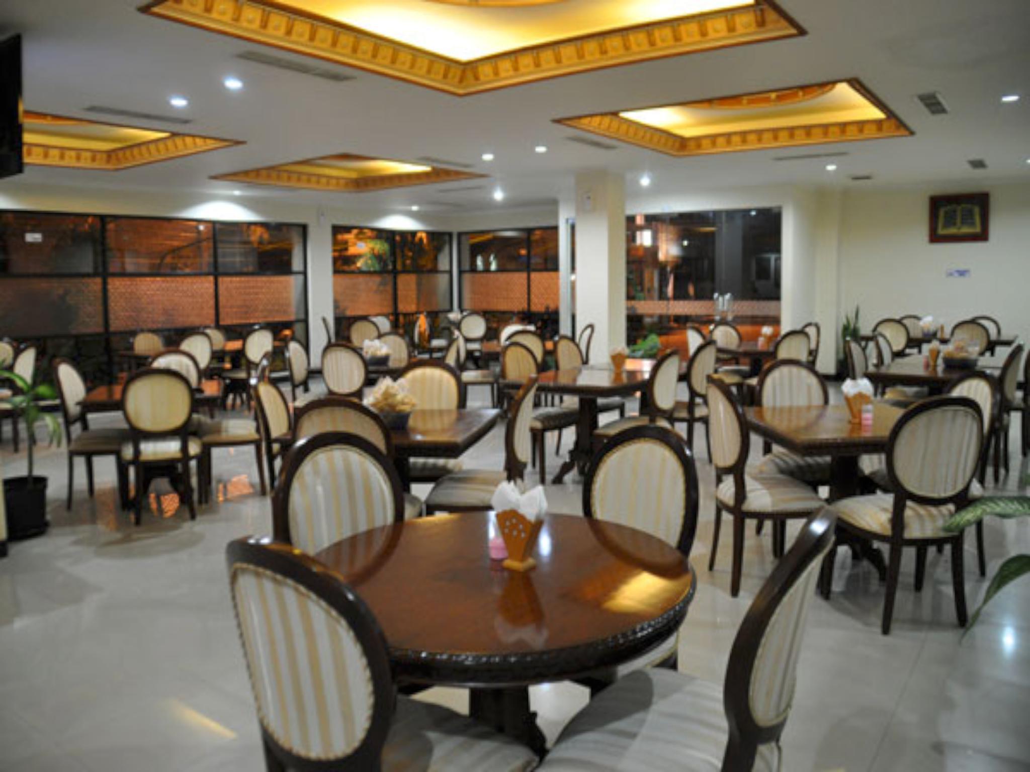 Yusro Hotel Convention 19/33