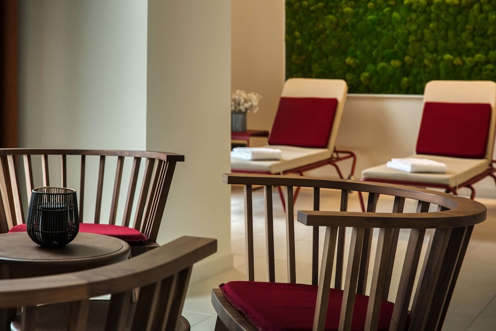 IntercityHotel Amsterdam Airport 50/60