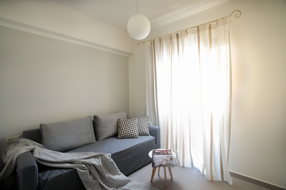 Sweet Home Naxos 23/50