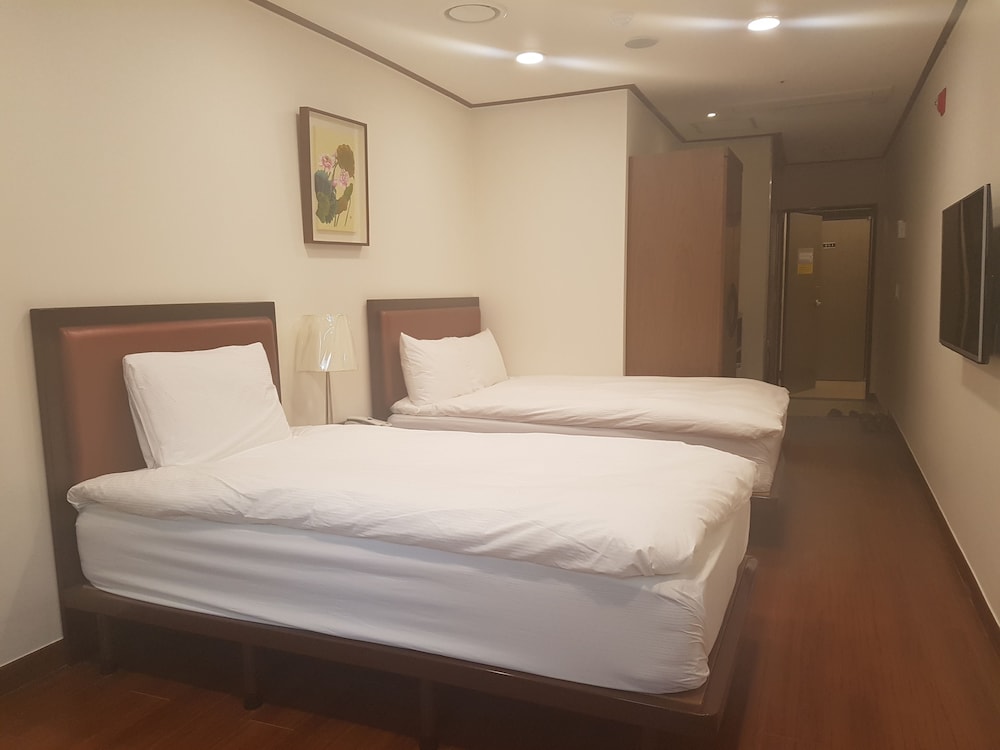 Yeongbin Hotel Youngbin Hotel 8/33