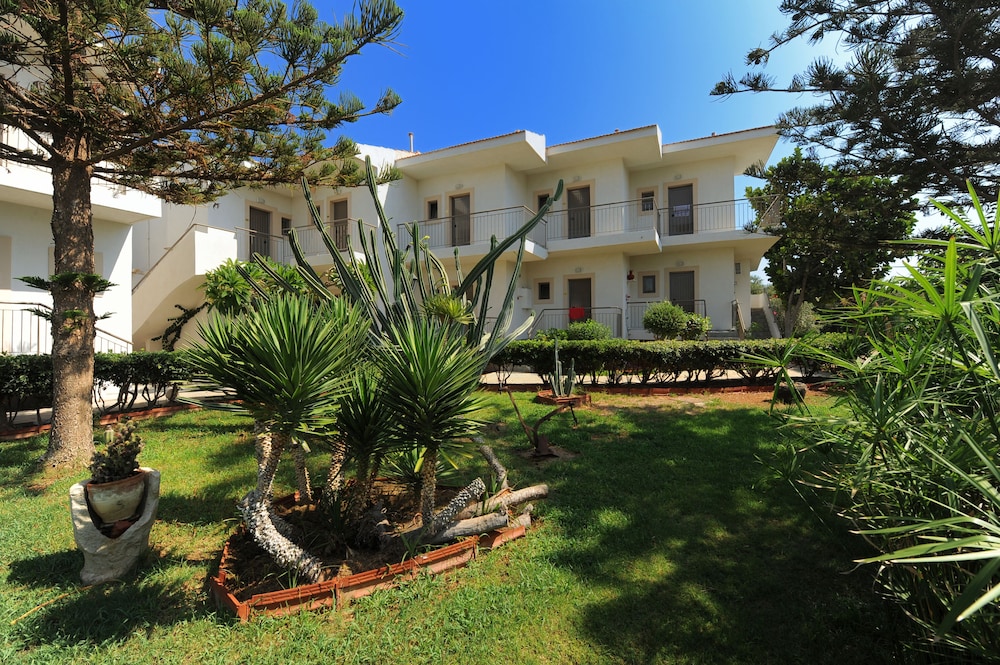 Oasis Beach Hotel - Adult Only 39/50
