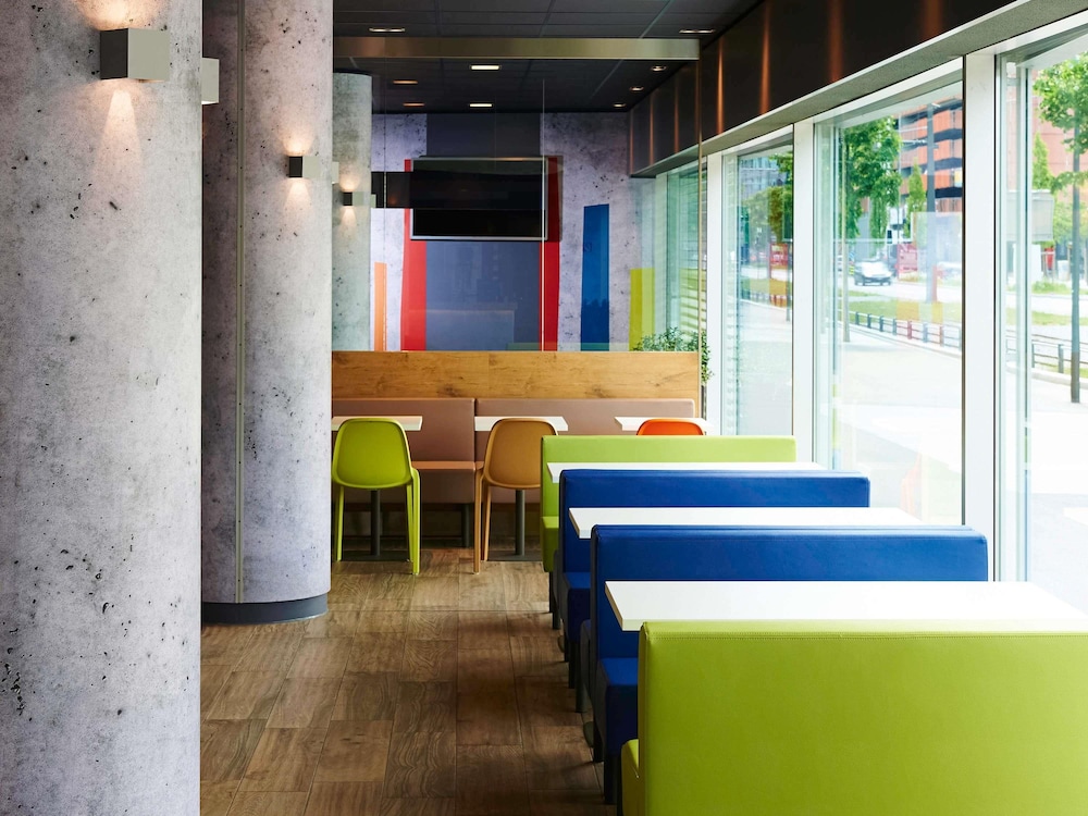 Ibis Budget Zurich City West 45/63