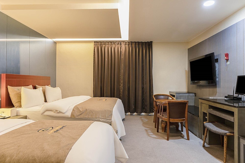 Amourex Hotel 12/49
