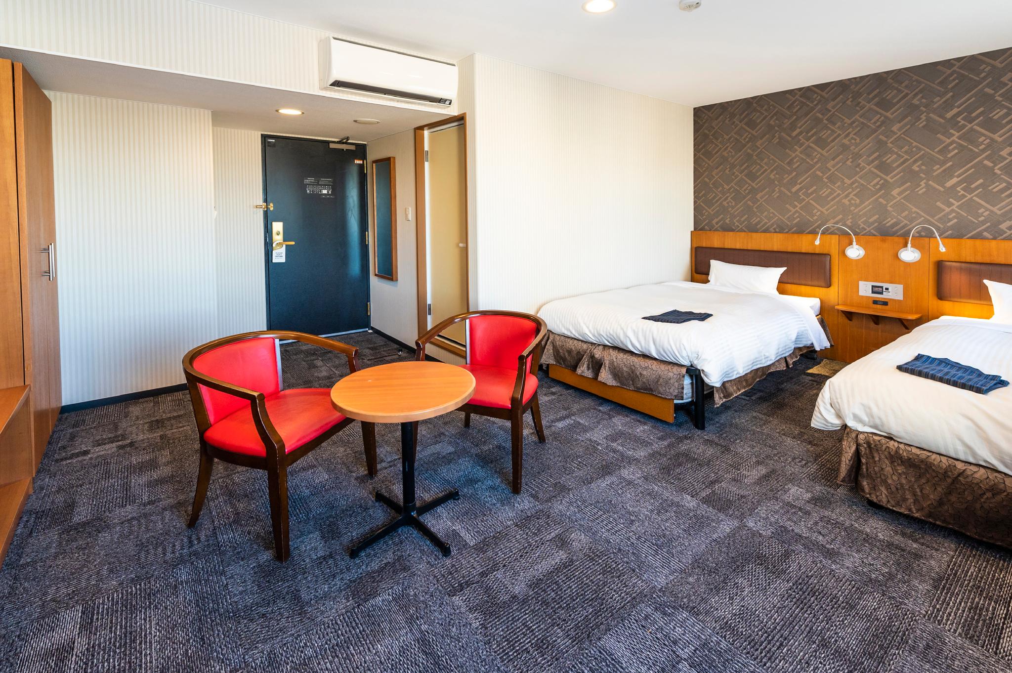 Standard, Twin Beds, Smoking Type Not Guaranteed