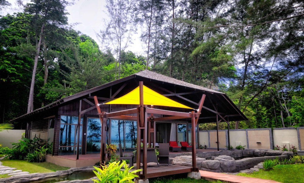 Borneo Eagle Resort 3/50