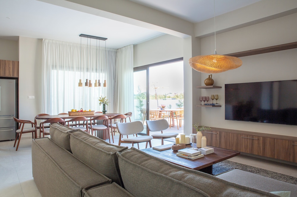 LIV & Co Suites & Villas 22/37
