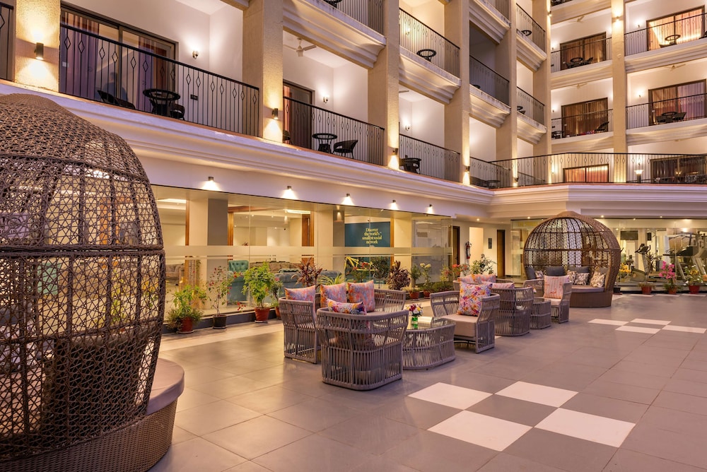 Golden Tulip Candolim Goa 8/77