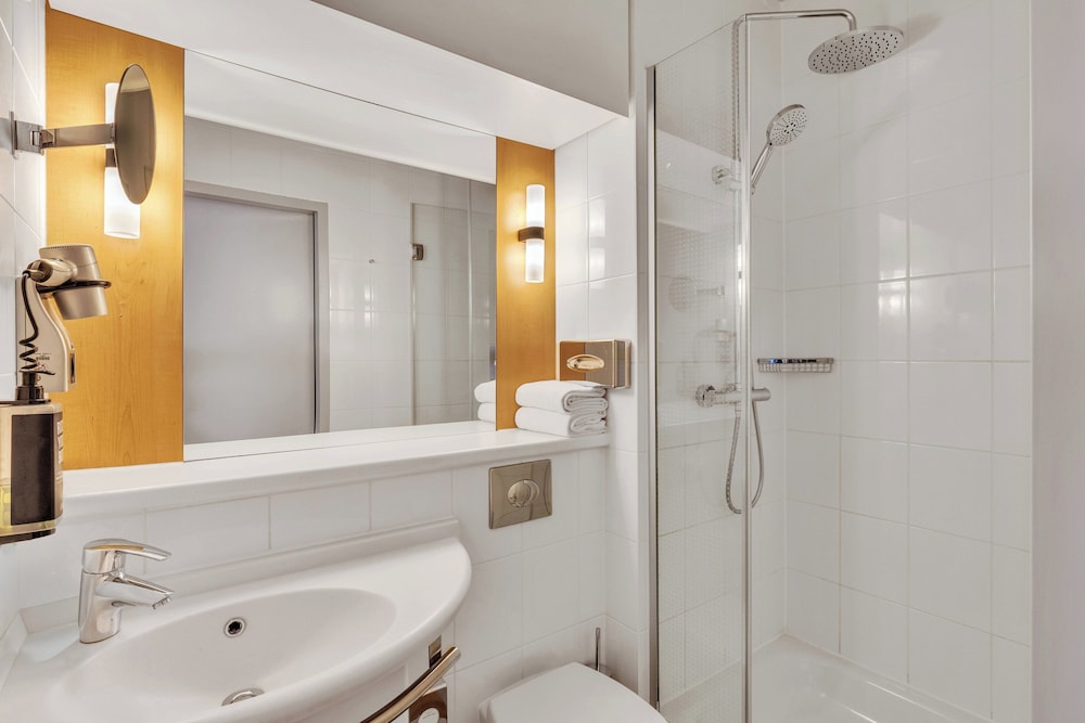 غرفة كومفورت بسرير كوين، Leonardo Hotel Hannover Medical Park 5/6